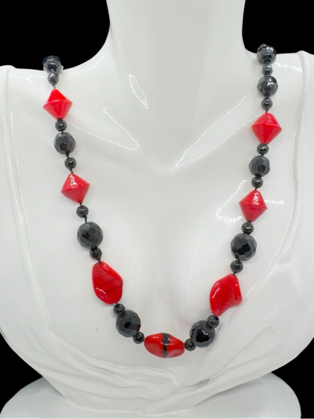Vintage Art Deco Red Czech Pressed Art Glass & Faceted Black Bead Necklace
